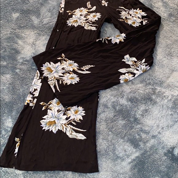 FLORAL HALTER PALAZZO JUMPSUIT - Picture 2 of 8